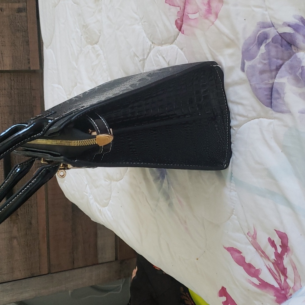 Small Black Purse - Picture 5 of 14